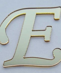 Plexiglas Buchstaben „E“ Gold