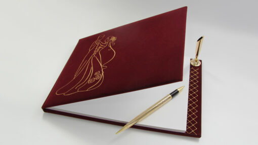 Hochzeit Gästebuch mit Prägung Weinrot